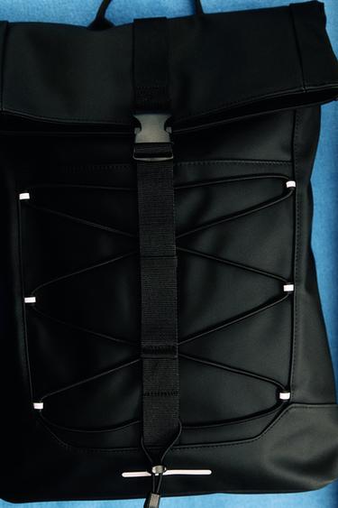 MOCHILA TÉCNICA ENGOMADA - Negro de Zara