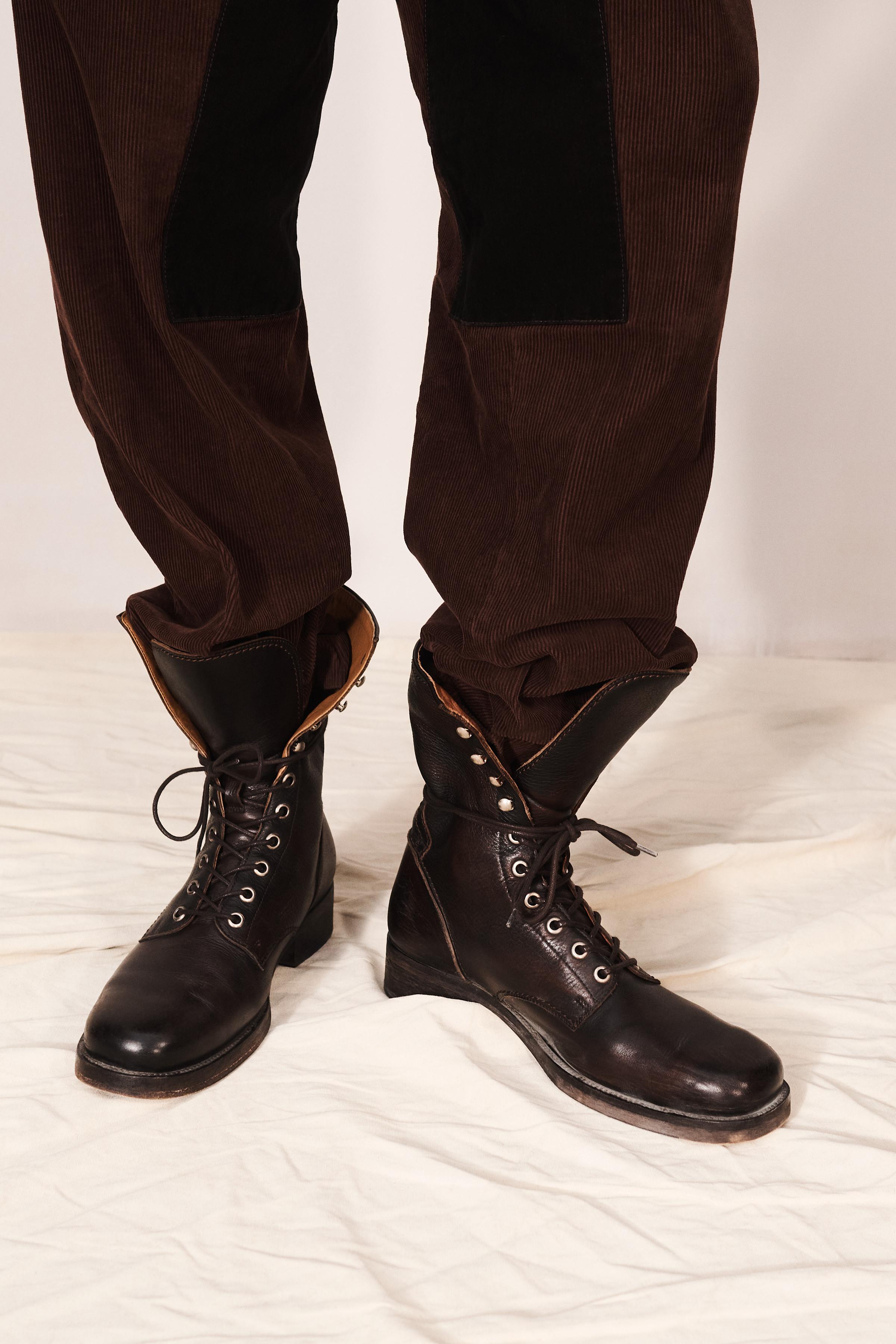 BOTTE EN CUIR À LACETS
