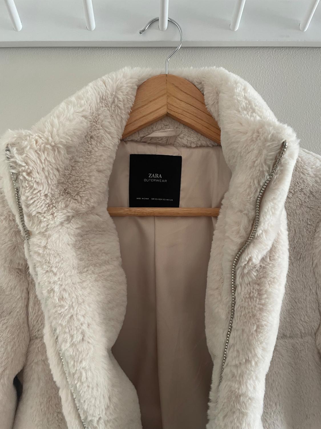 TEXTURED PUFFER JACKET - Image 4