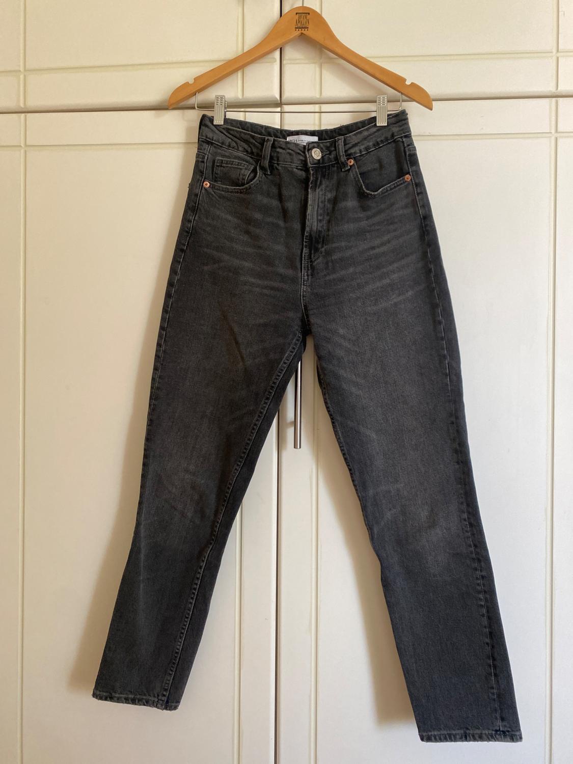 TRF MOM FIT HIGH-WAIST JEANS