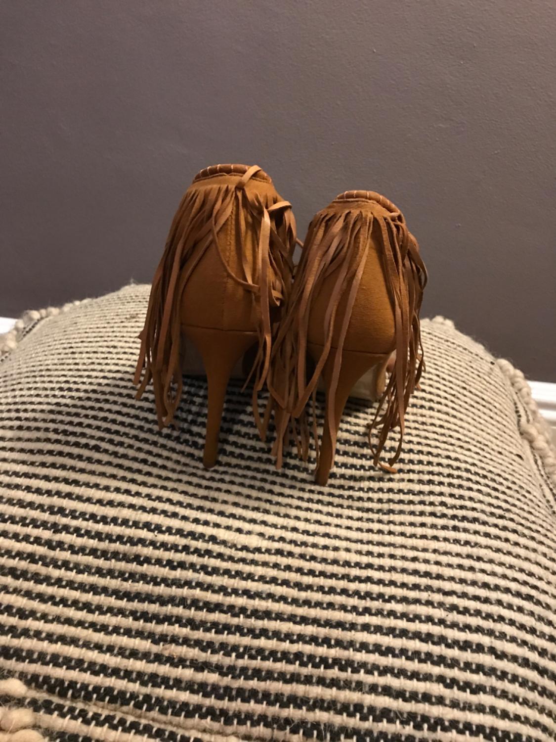 FRINGE HEELS - Image 3