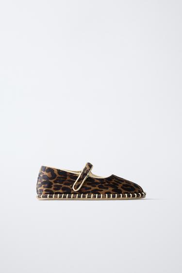 باليرينا ANIMAL PRINT - بني رملي الخاص بـ Zara