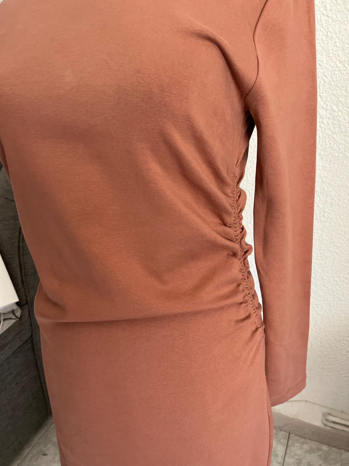 MIDI DRESS WITH GATHERED DETAIL - Image 3
