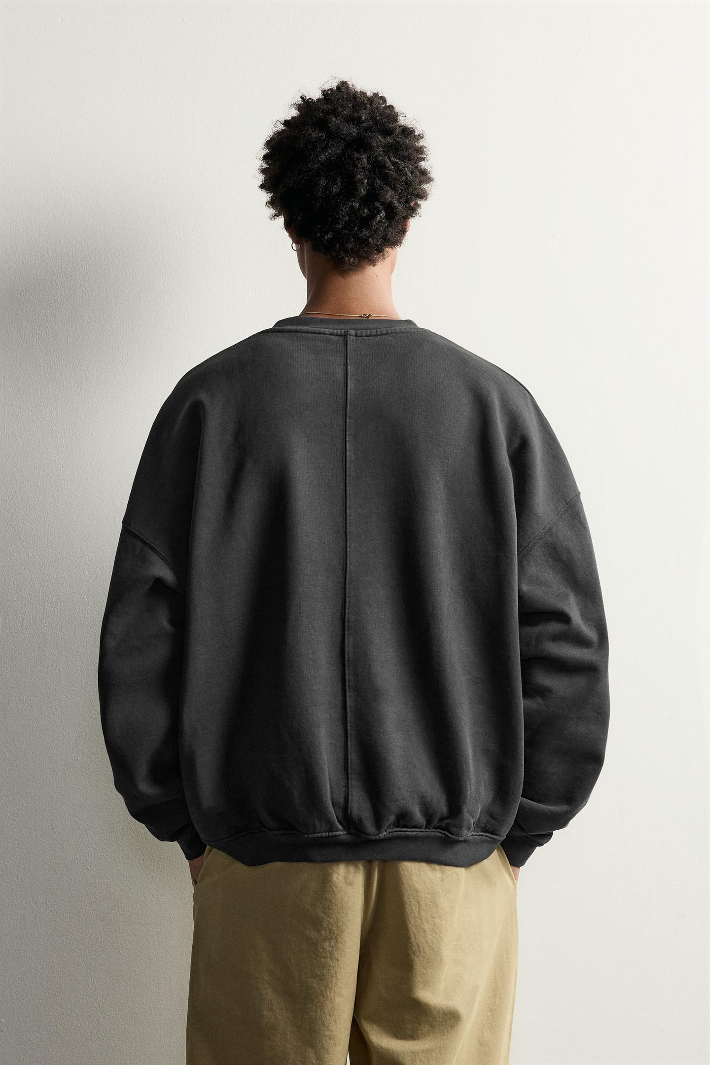 Мужская толстовка Zara Washed Relaxed Fit Crewneck, цвет: Чёрный — фото 3