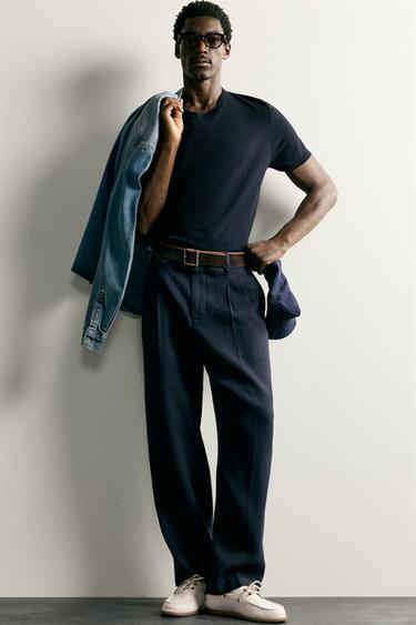 BASIC-T-SHIRT AUS STRICK IM REGULAR FIT - Dunkles Marineblau von Zara