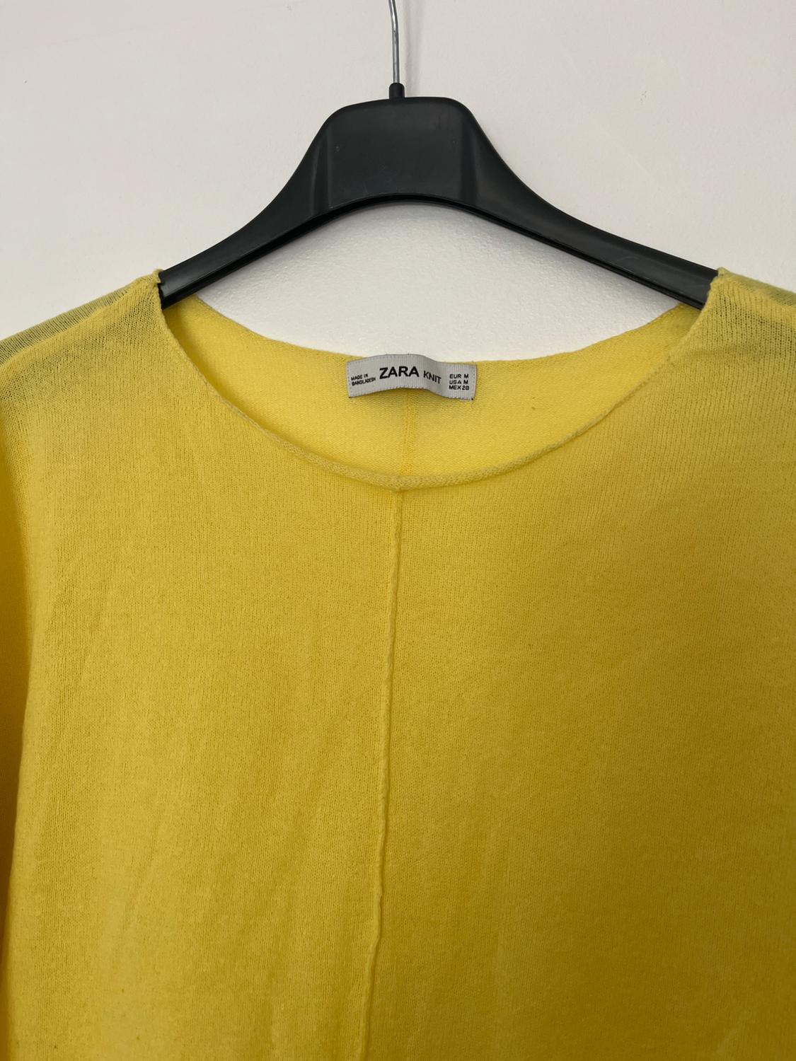 PULL FIN JAUNE AVEC BANDES NOIRES AUX MANCHES - Image 3