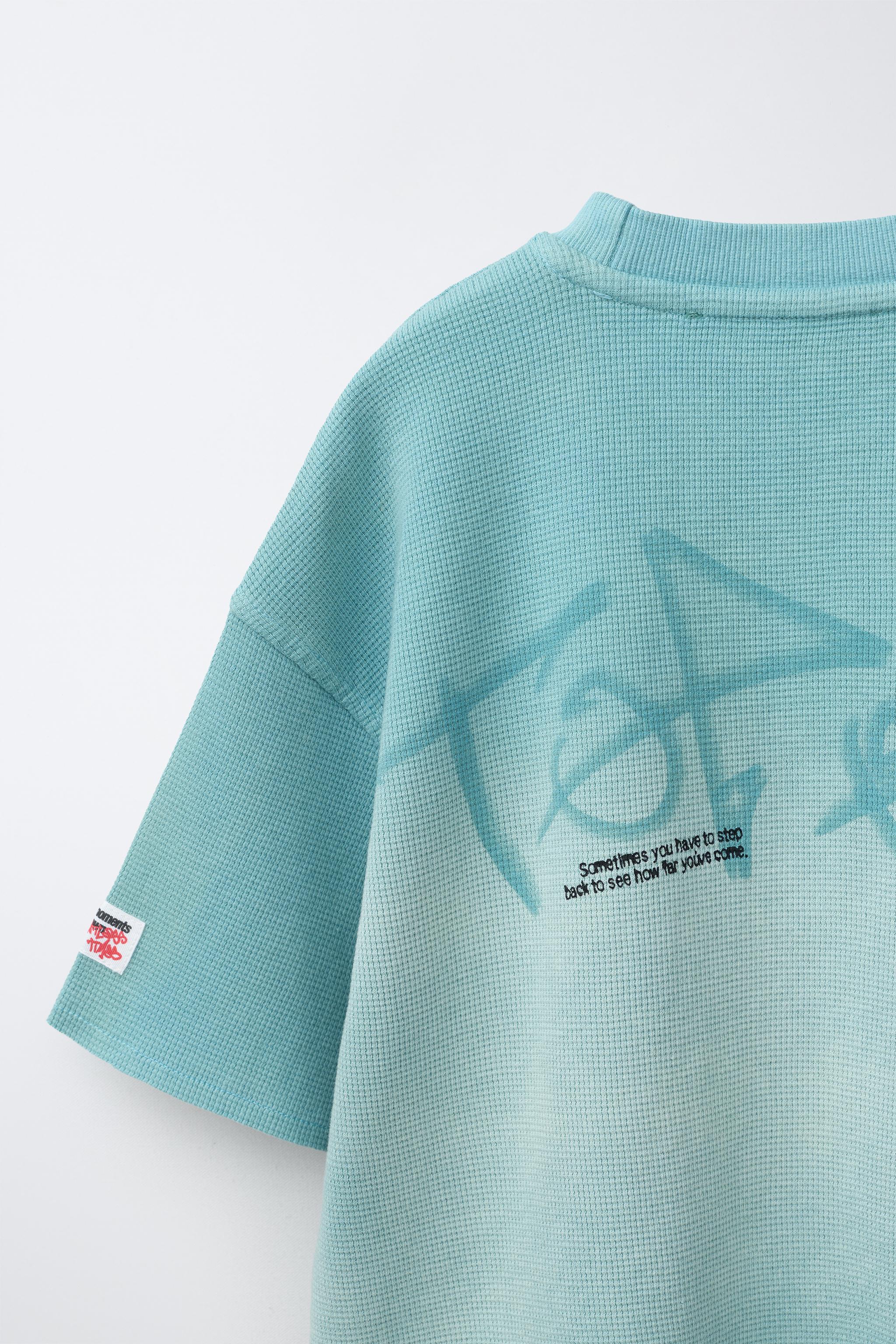 GRAFFITI PRINT WAFFLE KNIT SHIRT