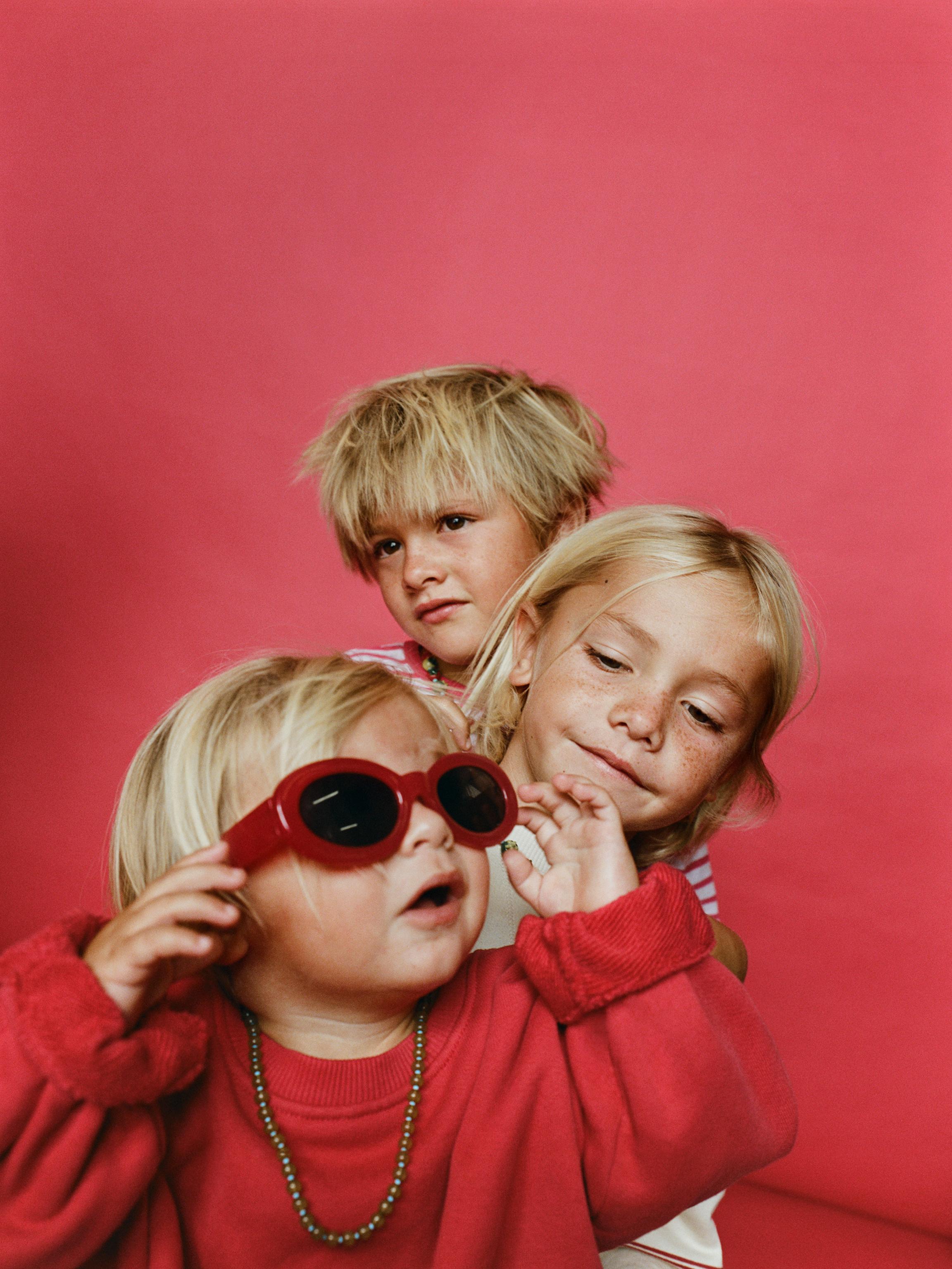 ROUND PLASTIC SUNGLASSES