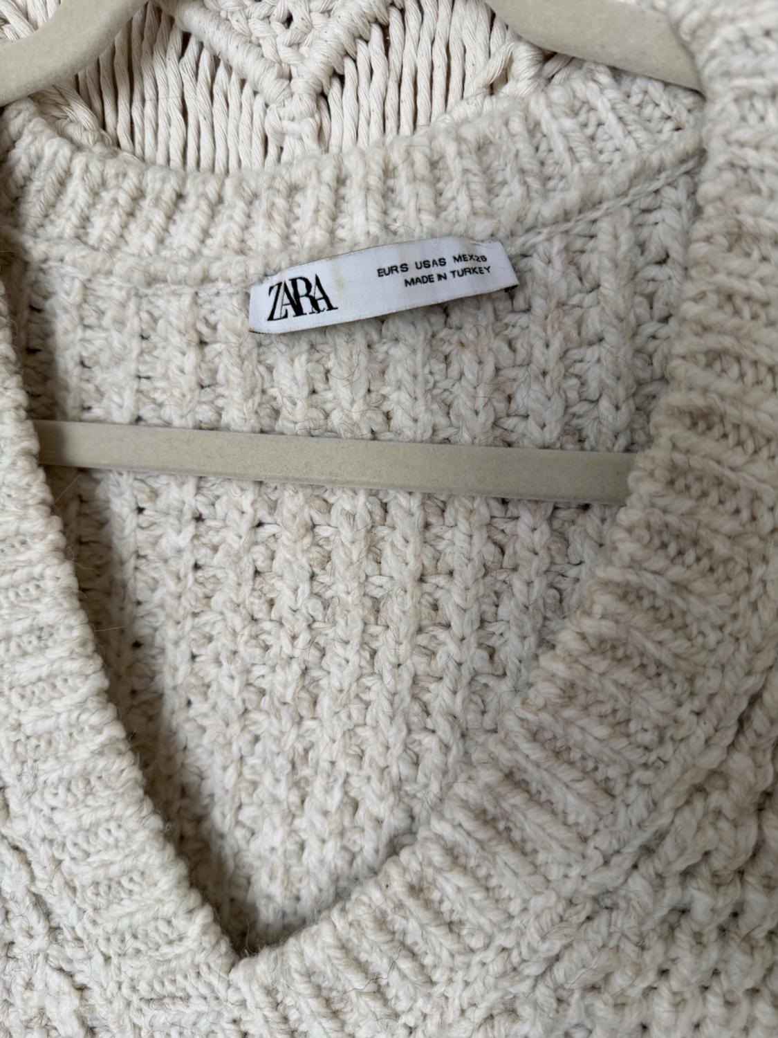 KNIT V-NECK SWEATER - Image 3