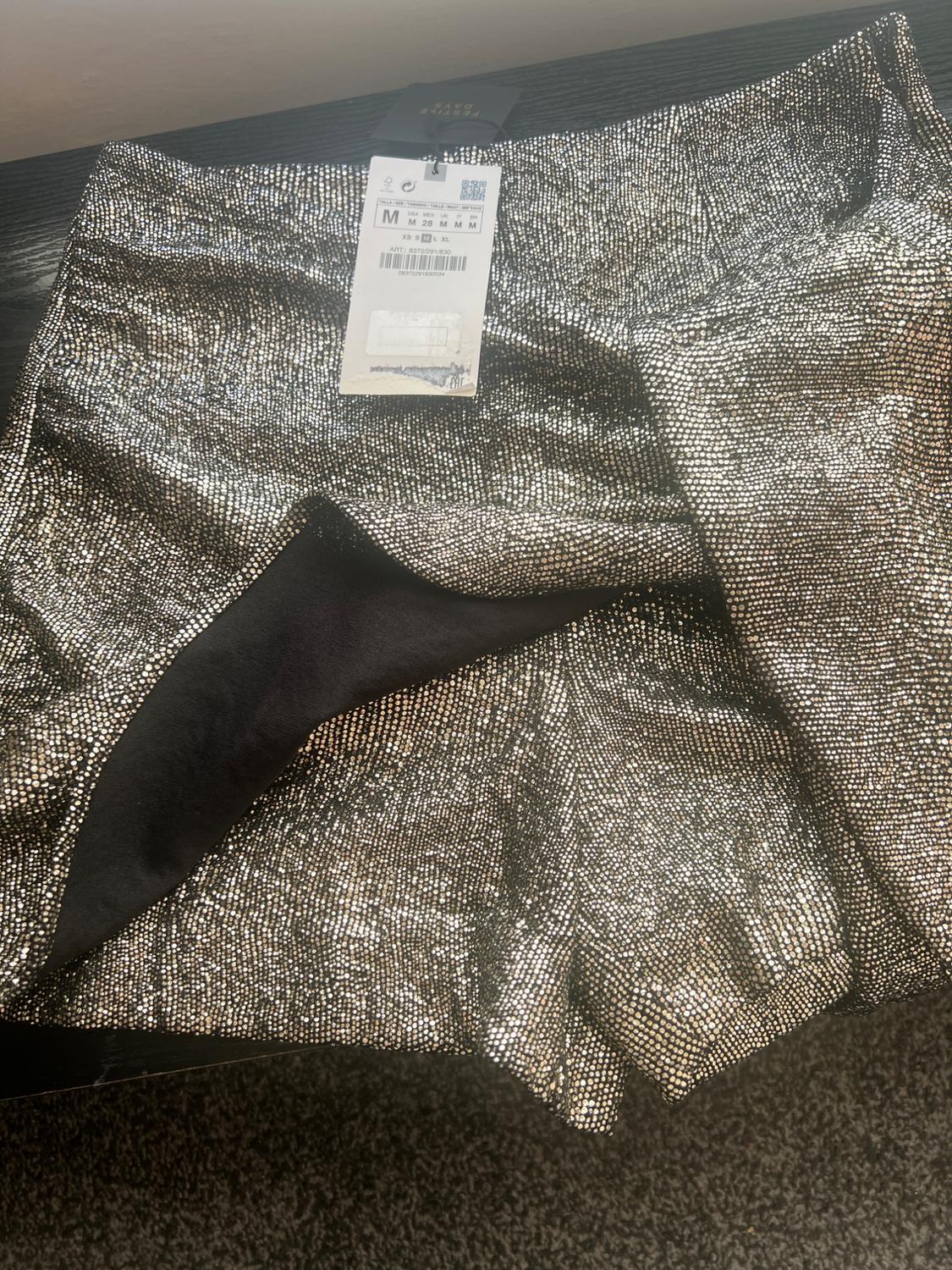 SKORT WITH KNOT DETAIL - Image 4