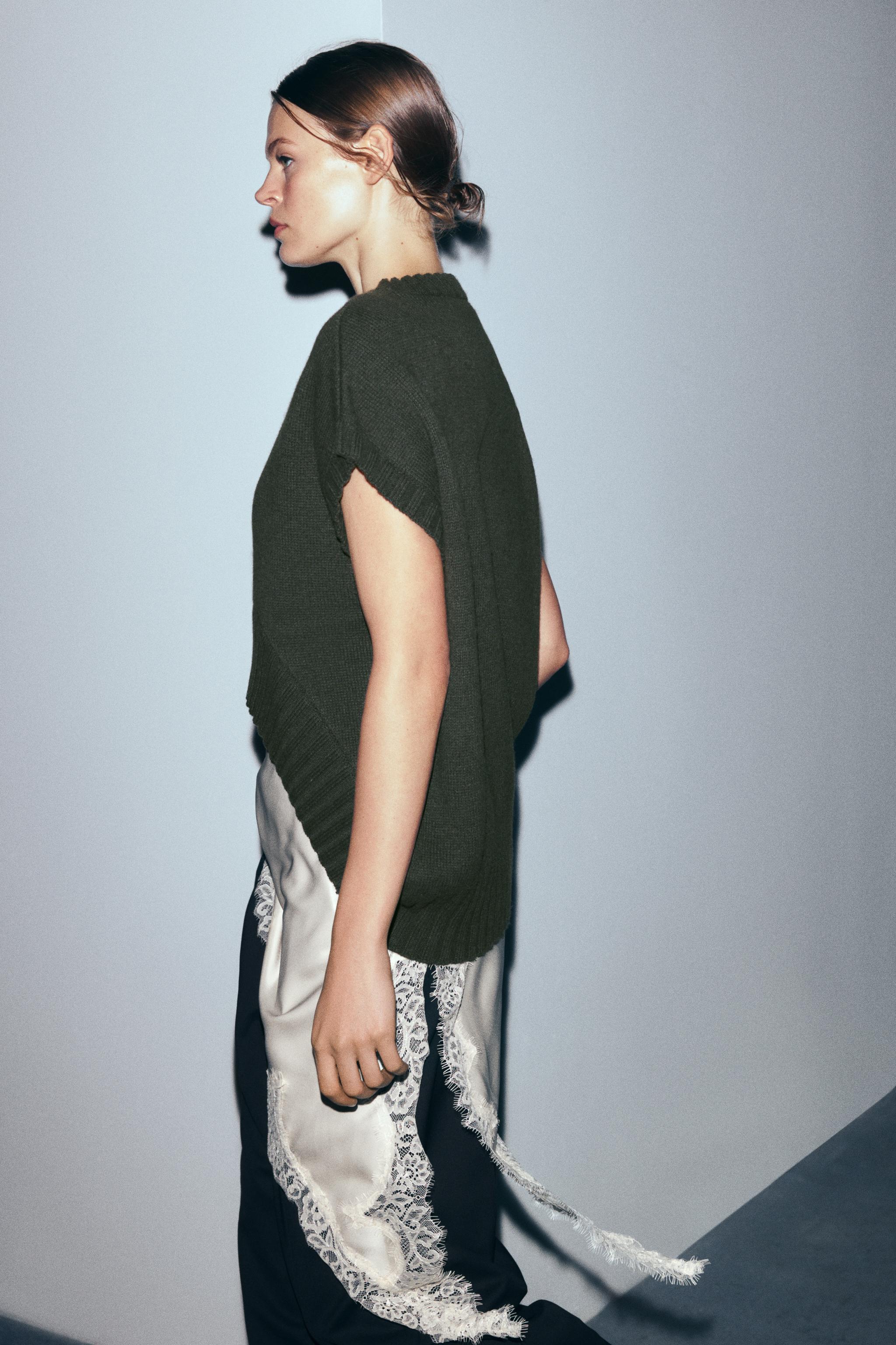 OVERSIZED ASYMMETRIC HEM WOOL VEST