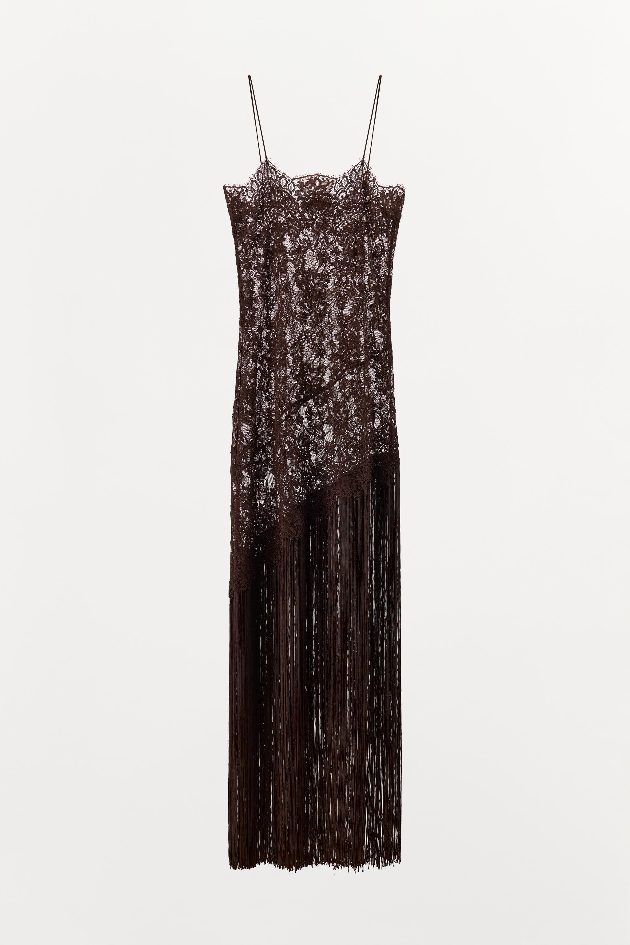 ROBE À BRETELLES EN DENTELLE ET FRANGES