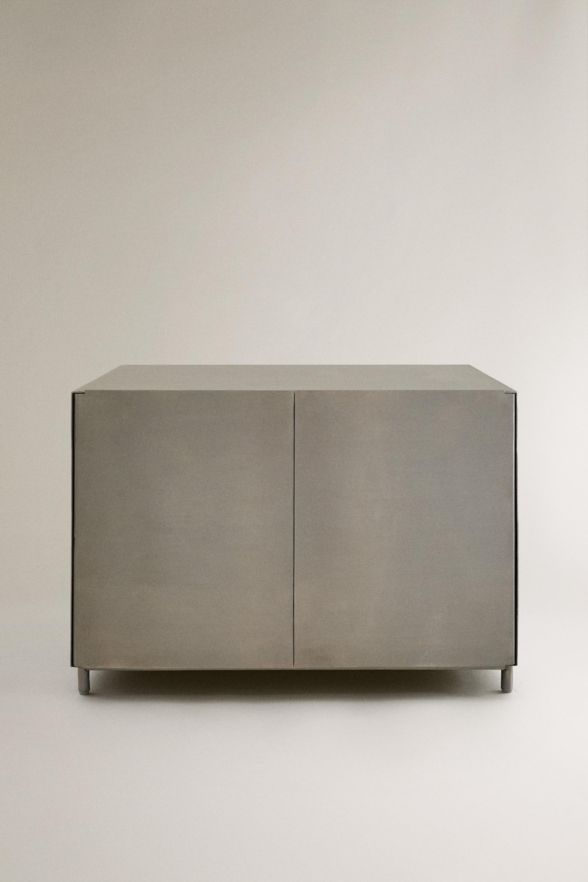 Zara STEEL BEDSIDE TABLE