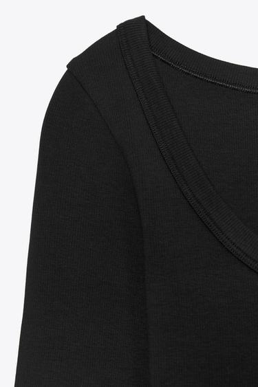 GERIPPELTES T-SHIRT MIT LANGEN ÄRMELN - Schwarz von Zara