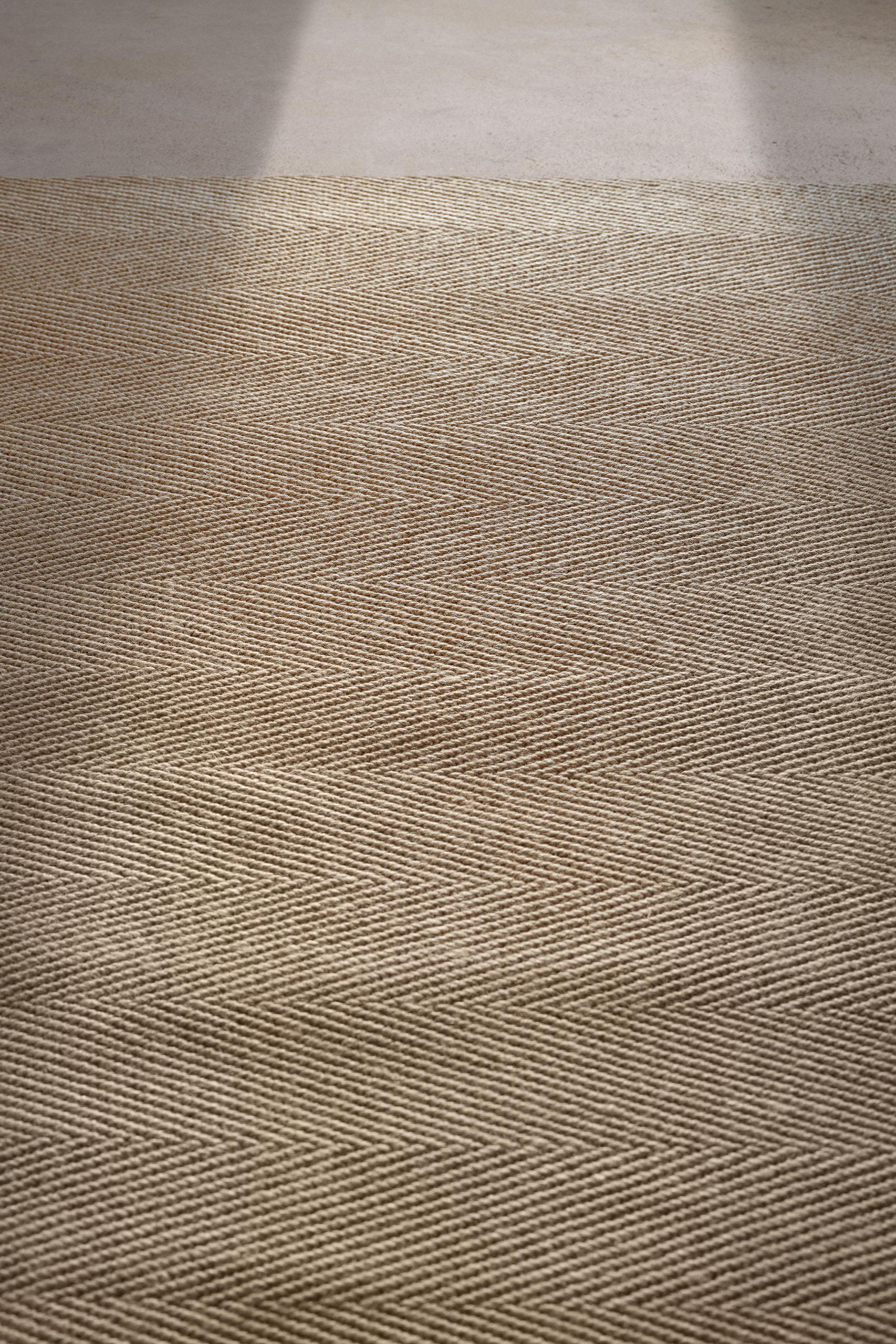 RUG 02 — Khaki