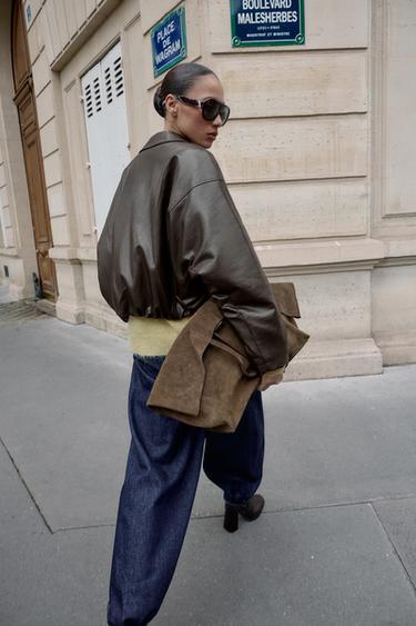 BLOUSON BOMBER MATIÈRE SYNTHÈTIQUE - Marron foncé de Zara - Image 3