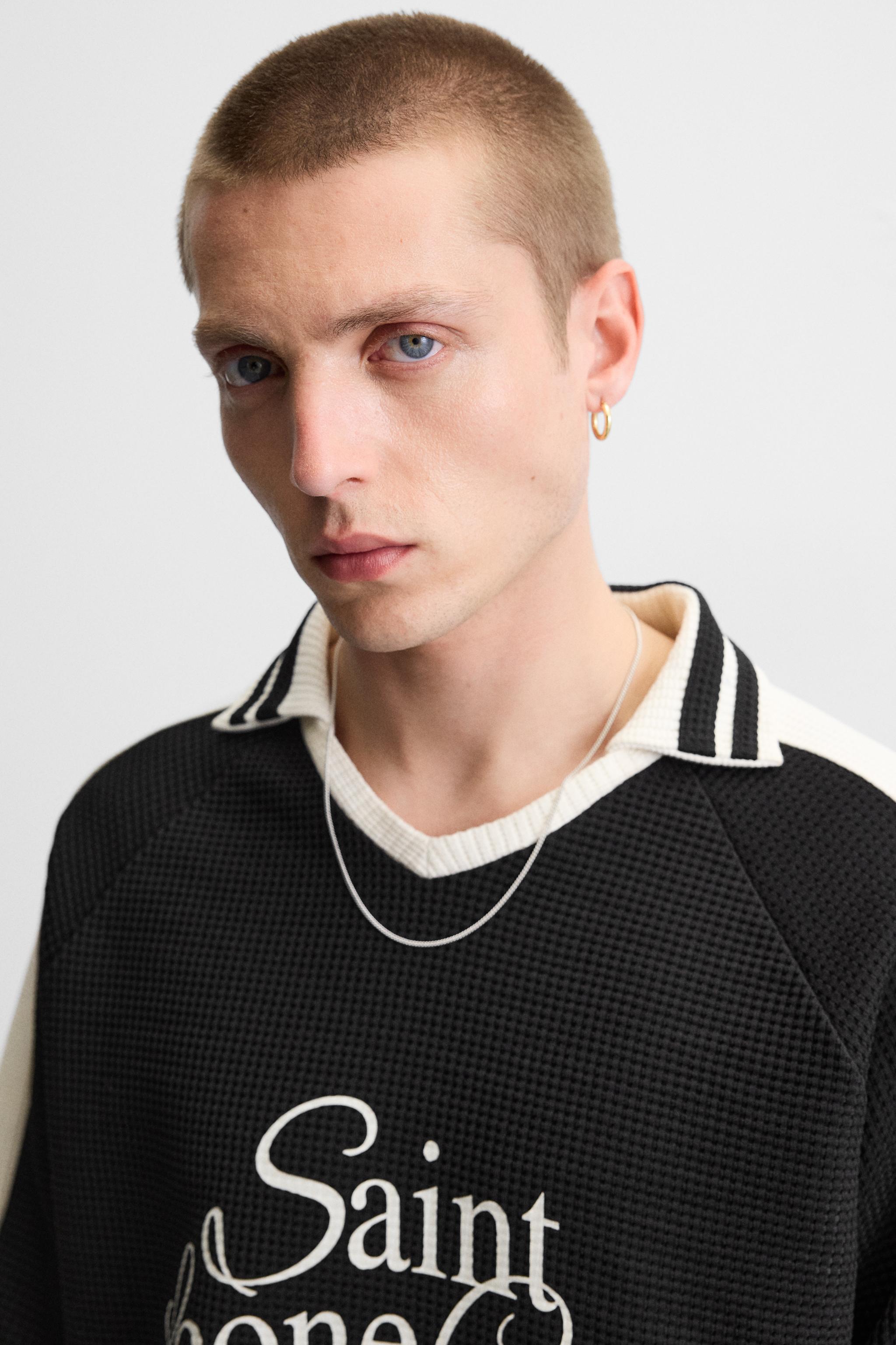安心★関税込み★ZARA★RETRO FOOTBALL TEXTURED SWEATSHIRT RETRO SOCCER TEXTURED SWEATSHIRT - Black | ZARA United States