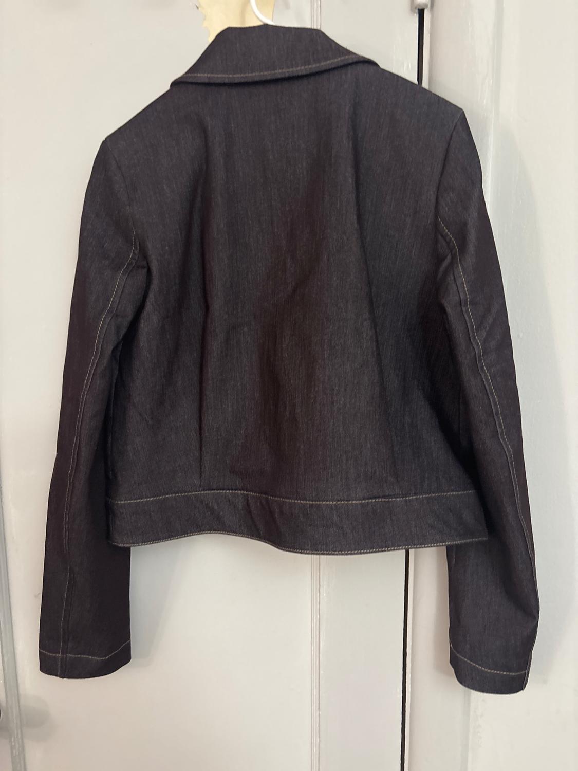 CHAQUETA CORTA BOLSILLOS SOLAPA - Image 2