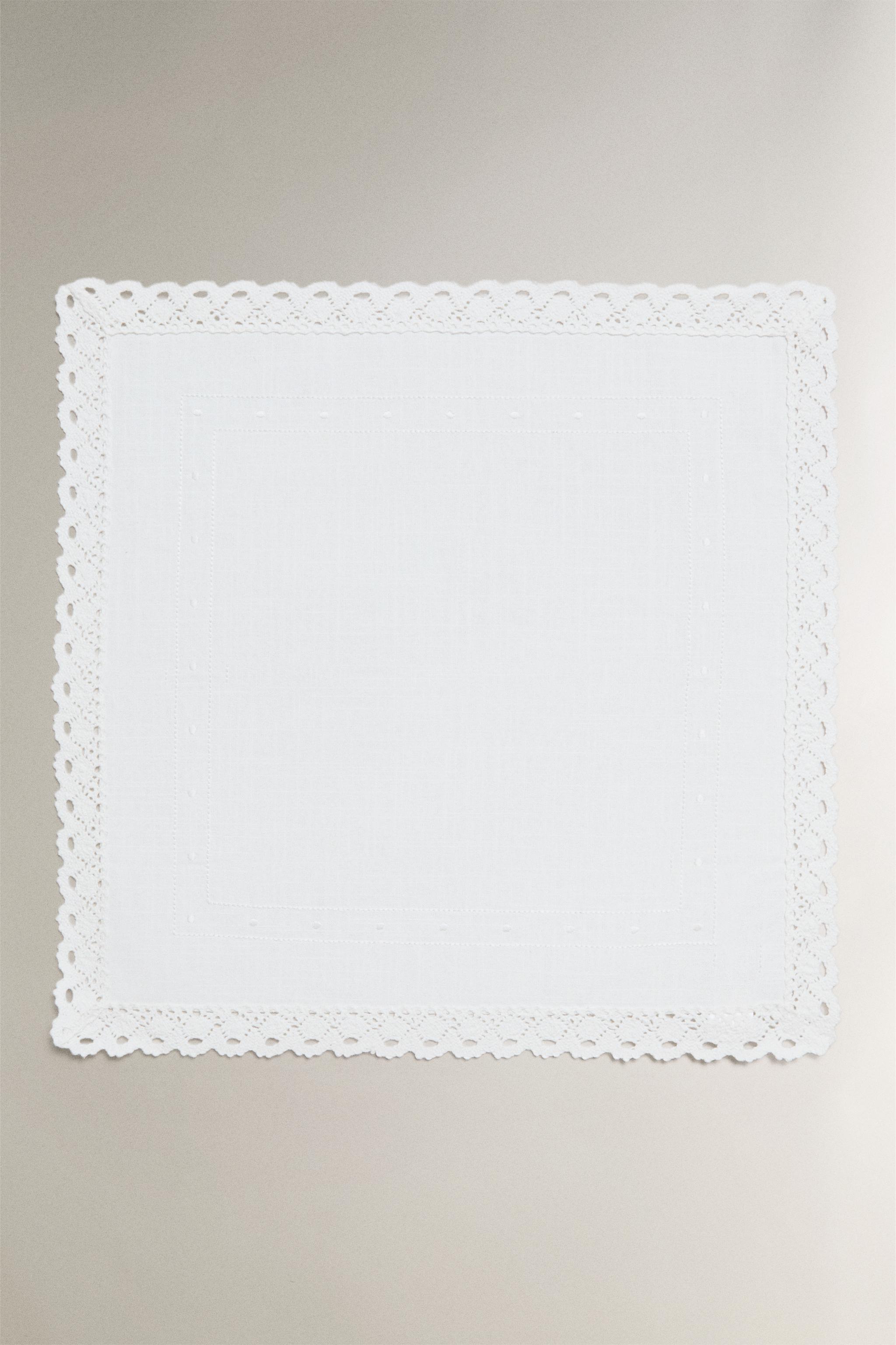EMBROIDERED COTTON NAPKINS WITH LACE TRIM (PACK OF 2) — White