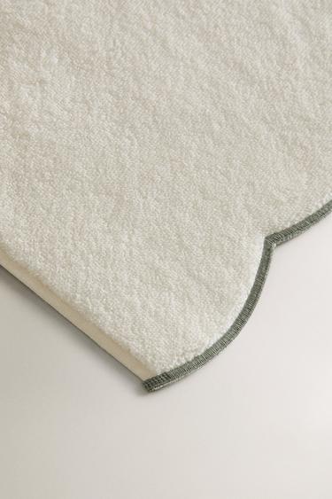 BATH TOWEL WITH SCALLOPED EDGE - Mid-green by Zara - Image 2