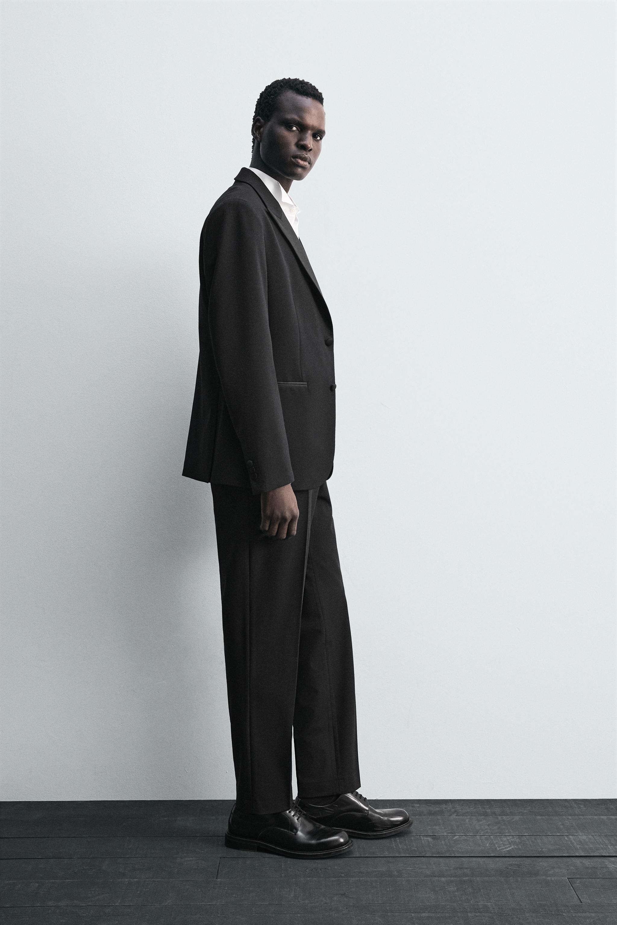 ZARA 黒スーツ　ウール74% 上着46パンツ38 成人式や喪服にも ZARA 黒スーツ ウール74% 上着46パンツ38 成人式や喪服にも
