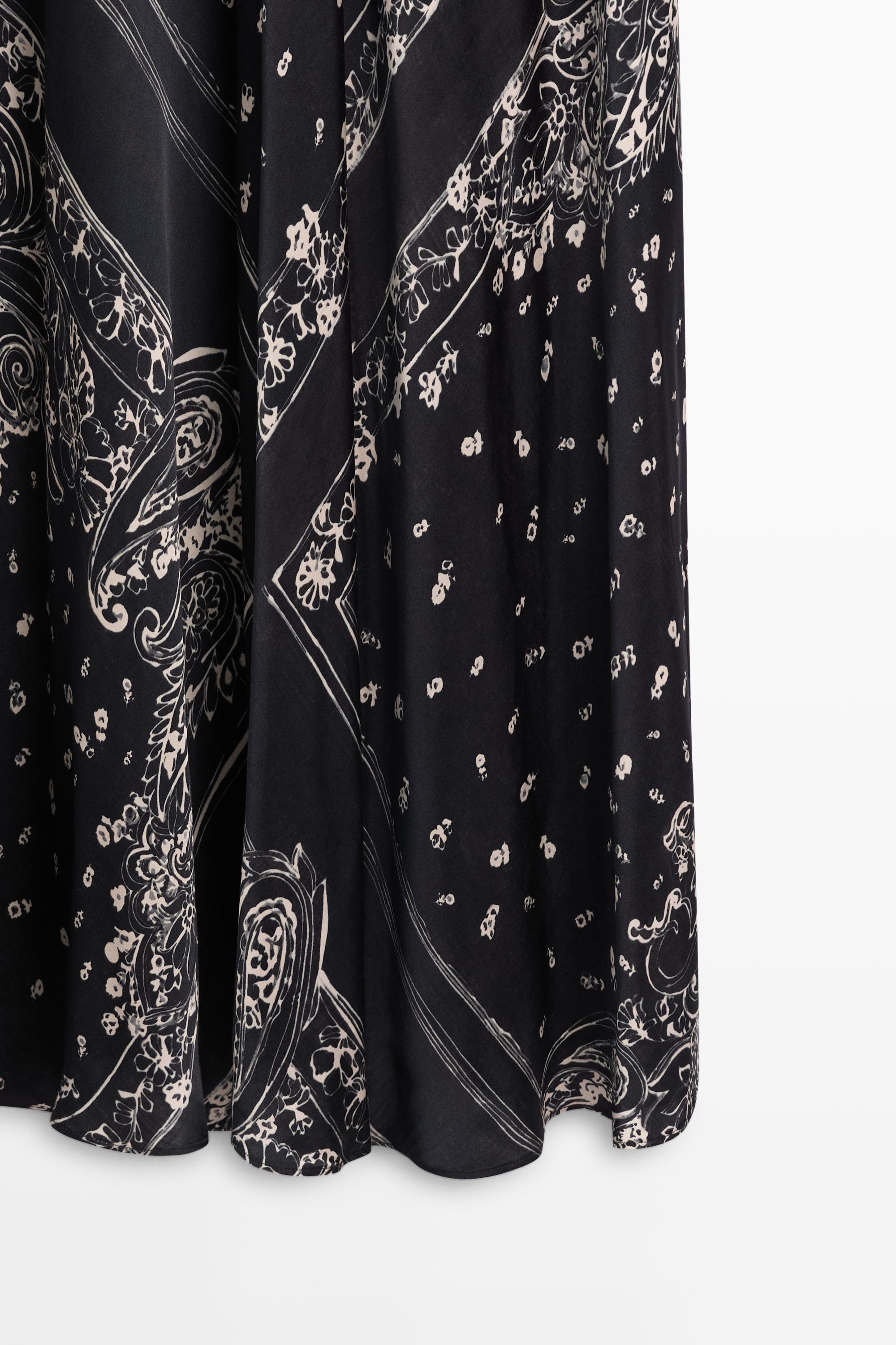 Robe longue fluide à encolure américaine imprimé cachemire