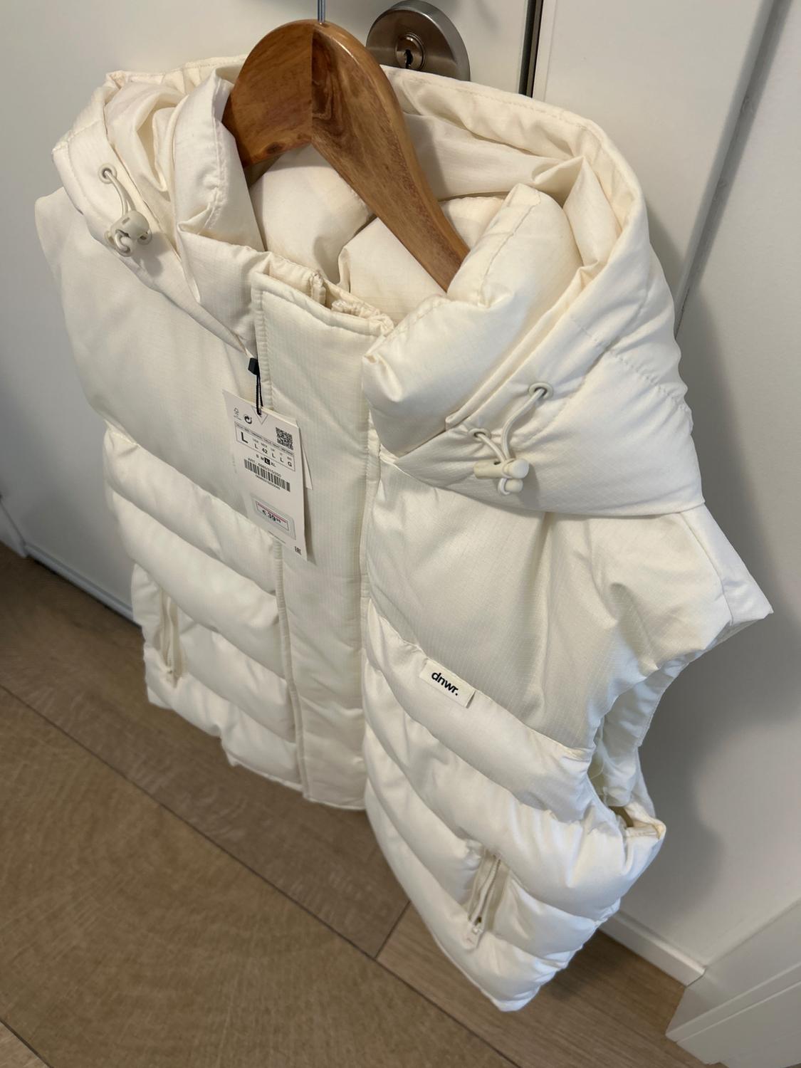 WATER-REPELLENT PUFFER GILET - Image 4