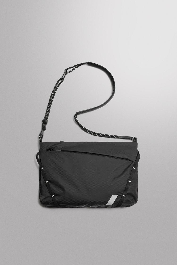 FOLDABLE SPORTY CROSSBODY BAG — Black