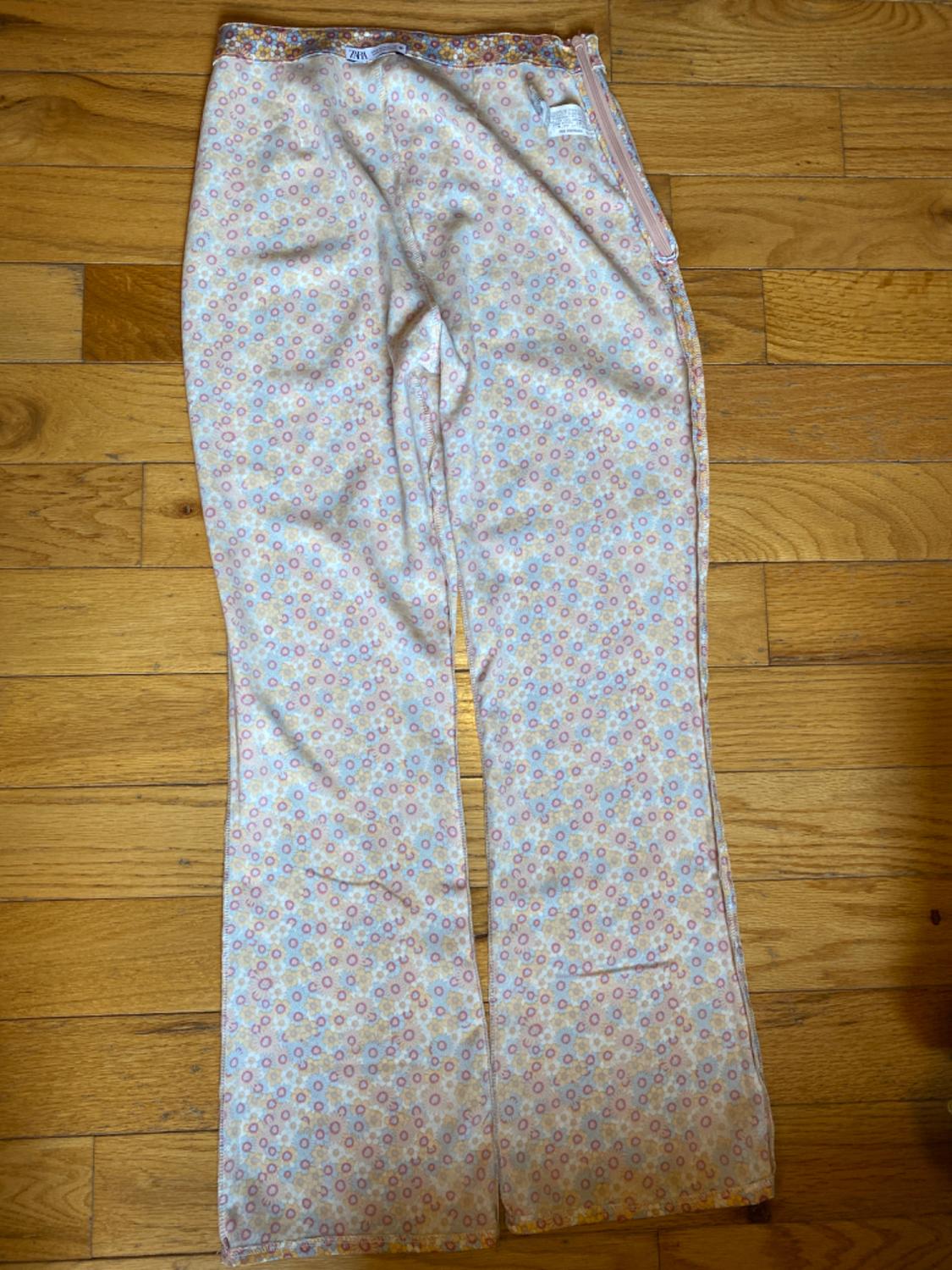 SATIN EFFECT PRINTED PANTS - Image 3