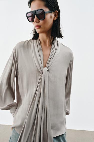 BLOUSE COL EN V AVEC NŒUD ZW COLLECTION - Gris perle de Zara - Image 1
