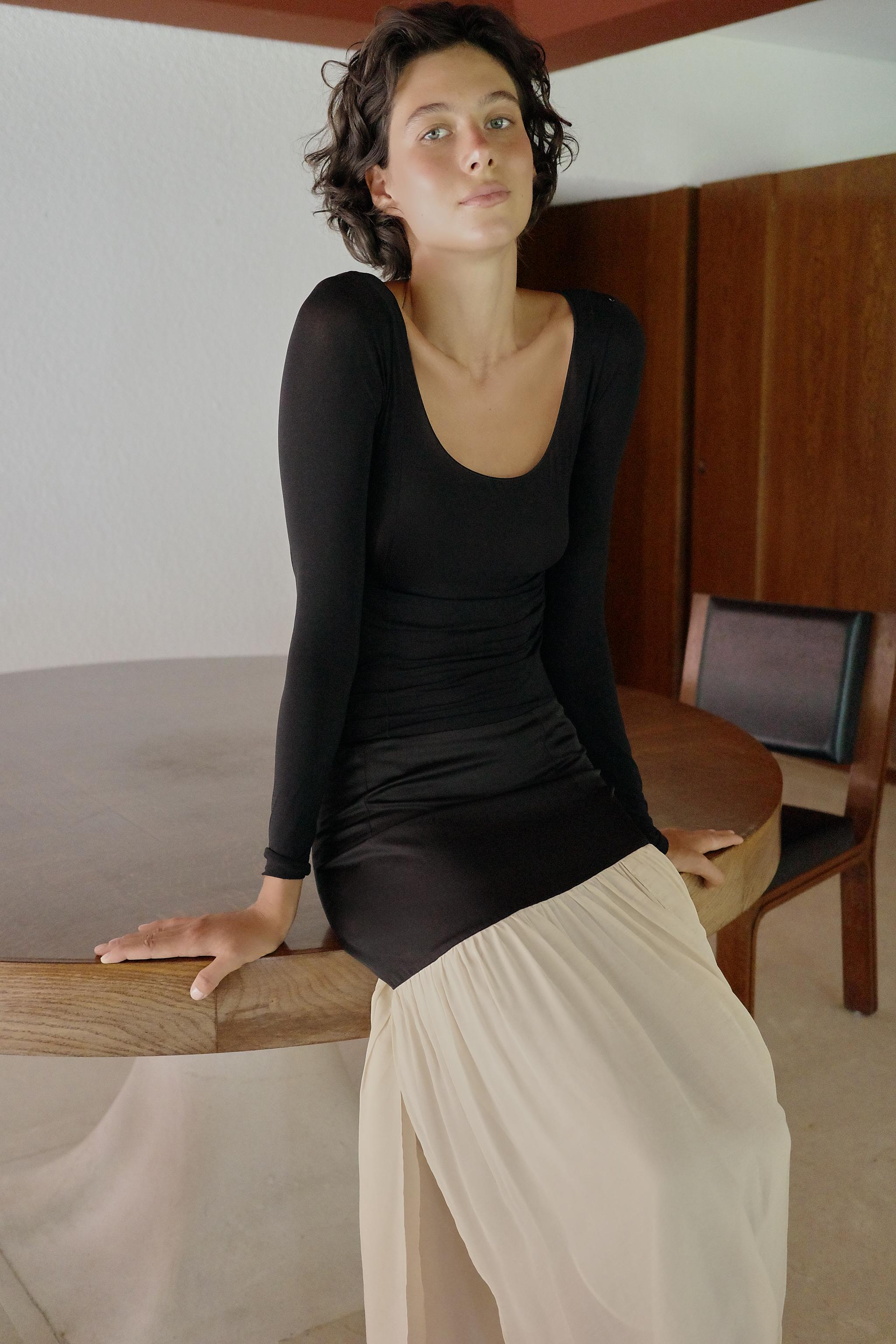 SEAMLESS BODYSUIT — Black