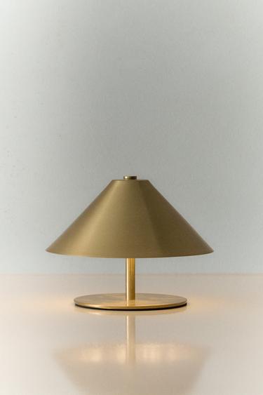 CORDLESS IRON TABLE LAMP - Gold by Zara