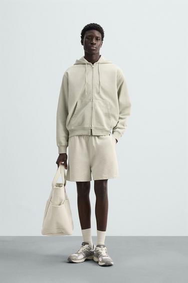 BERMUDA JOGGER REGULAR FIT - Blanco / Gris de Zara - Imagen 0