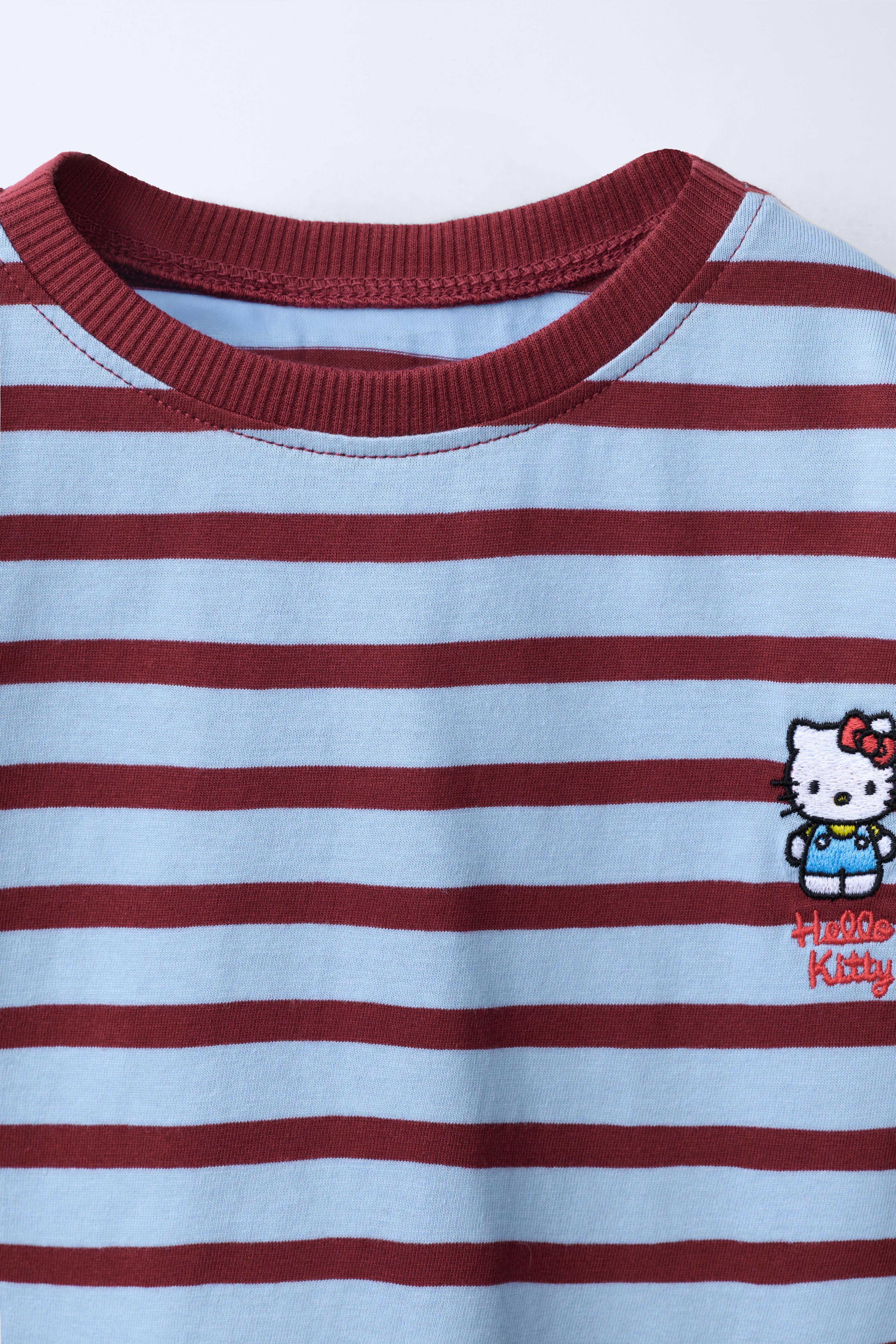 HELLO KITTY © SANRIO EMBROIDERED STRIPED T-SHIRT