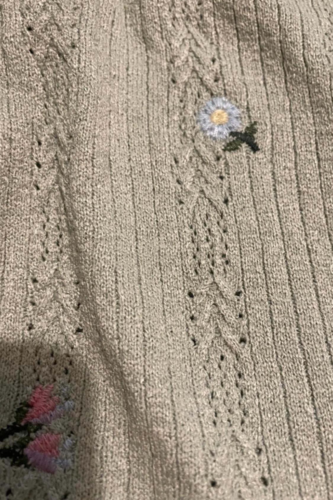 KNIT TOP WITH EMBROIDERY - Image 4