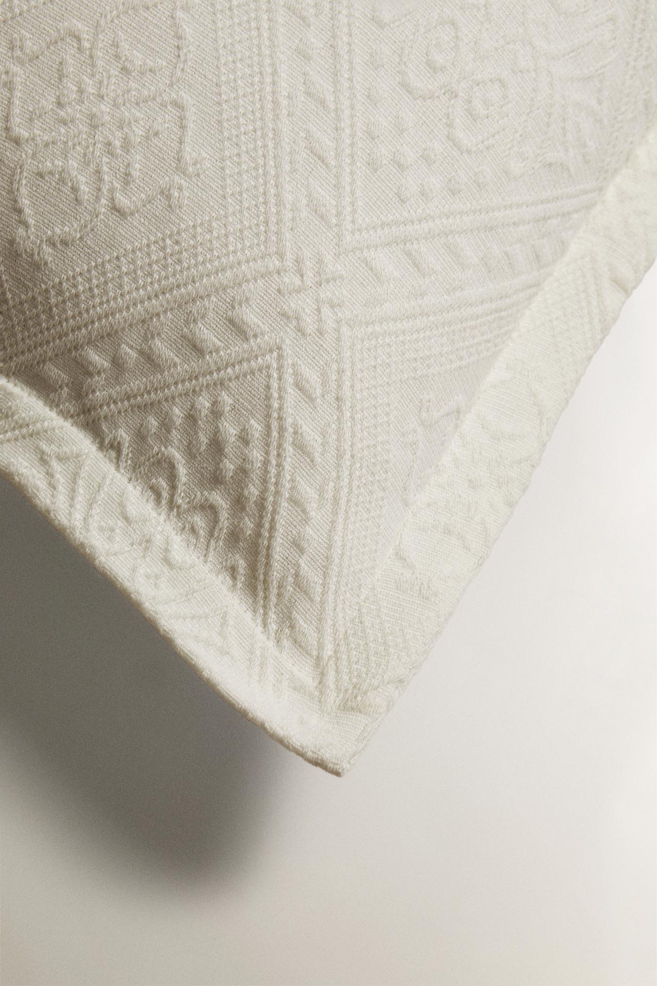 GEOMETRIC PATTERN THROW PILLOW COVER — Beige
