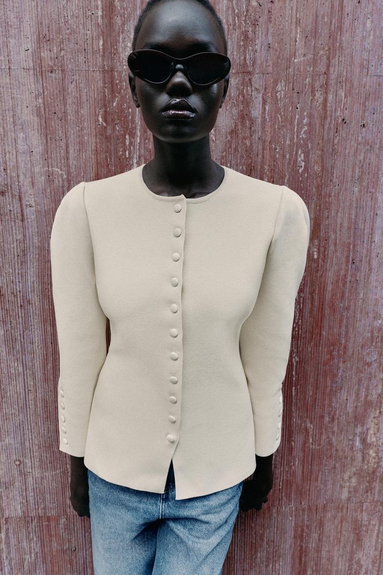 CHAQUETA ENTALLADA PUNTO