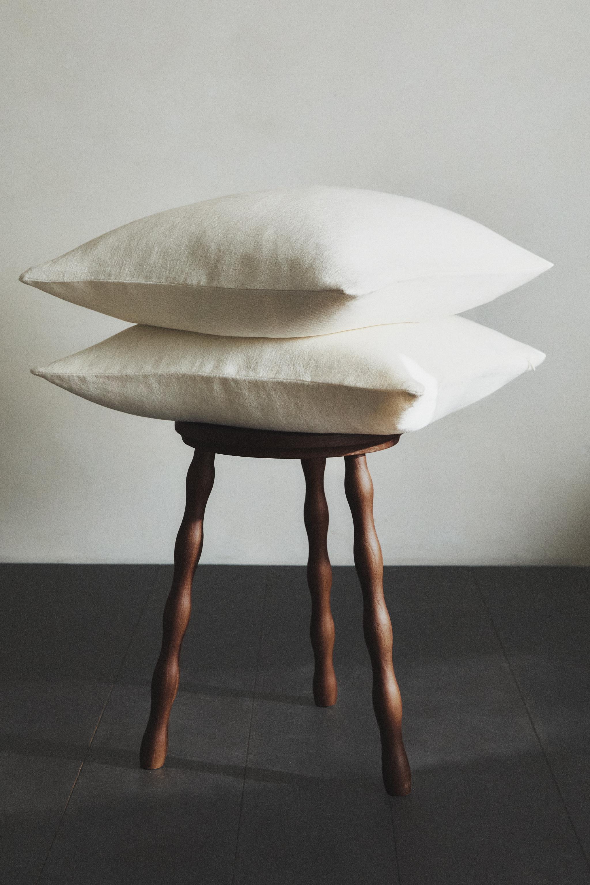 リネン クッションカバー - オフホワイト | ZARA Japan / 日本