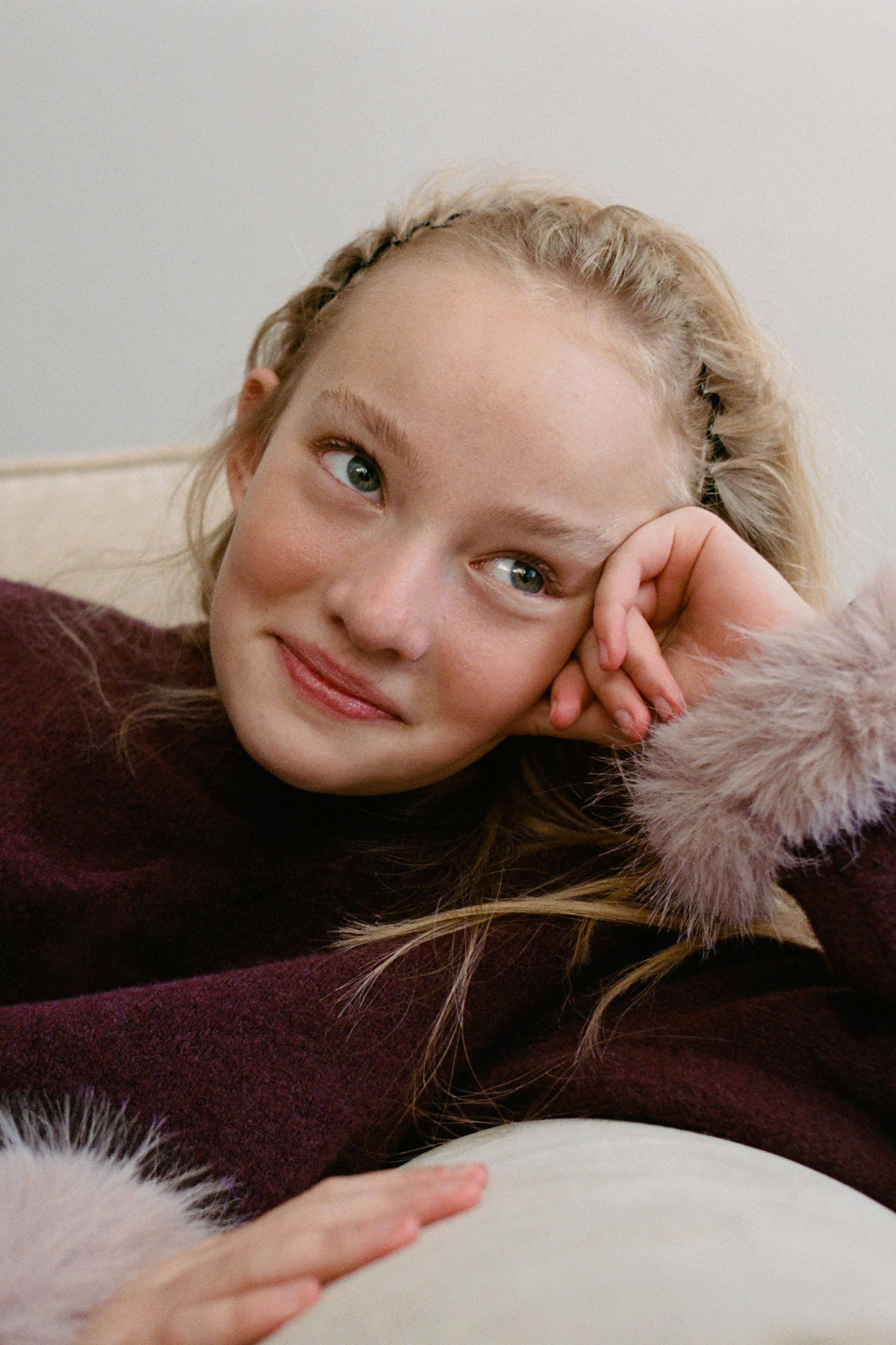 PULL EN MAILLE POIGNETS EFFET FOURRURE