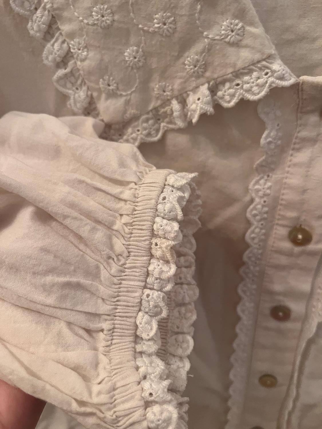 BLOUSE WITH EMBROIDERED COLLAR - Image 5
