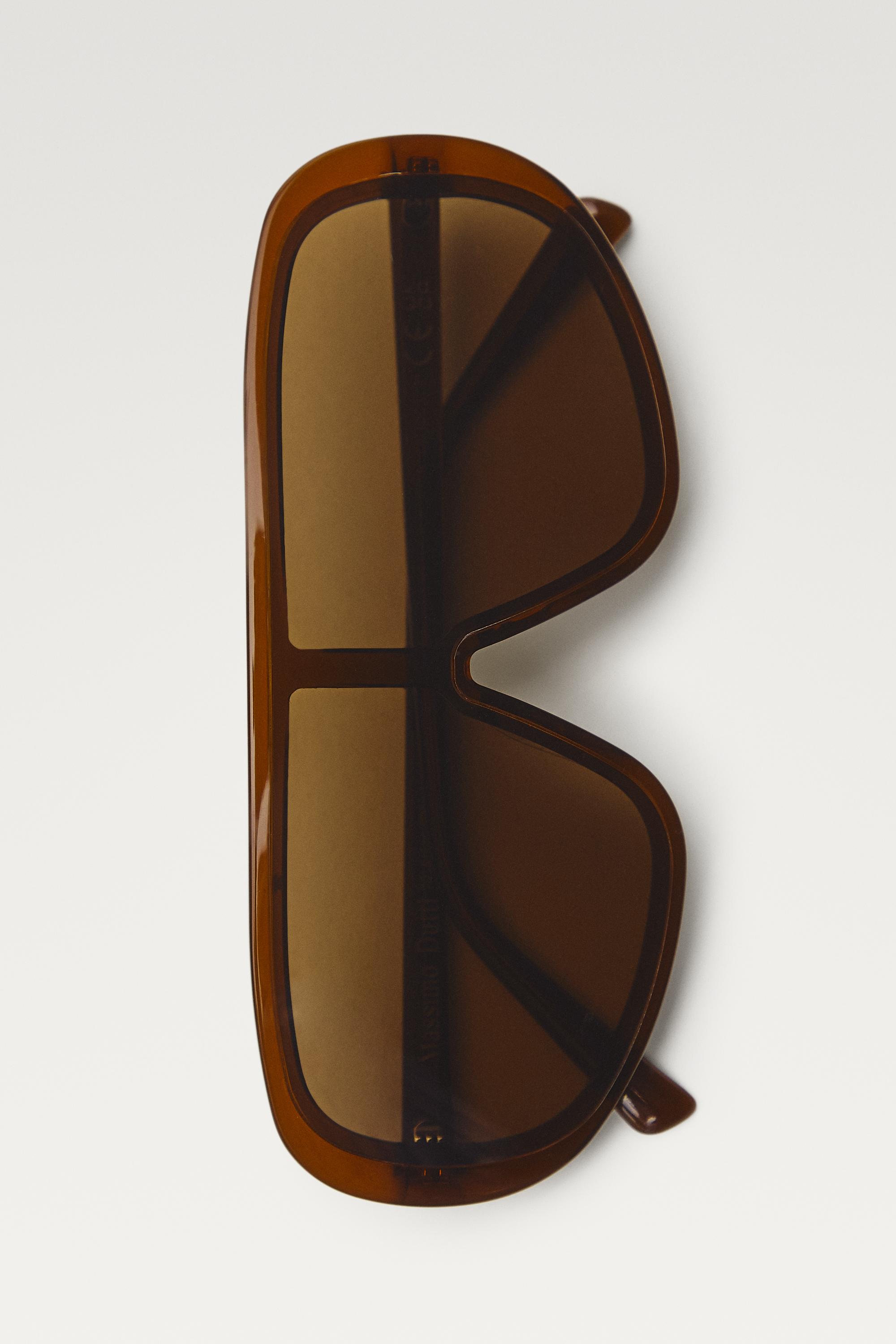 Oversized wrap sunglasses — Caramel