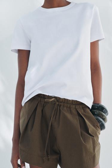 T-SHIRT EN MAILLE SURJET À MANCHES COURTES - Blanc de Zara - Image 2