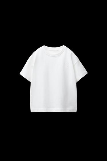 CAMISETA BÁSCIA CORAZÓN BORDADO - Blanco de Zara