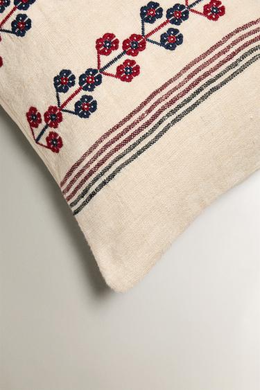 CHRISTMAS CUSHION COVER WITH LINEAR EMBROIDERY - Ecru by Zara - Image 1