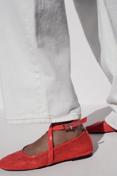 SAPATILHA DE RENDA COM TIRA DUPLA - Vermelho da Zara - Imagem 0