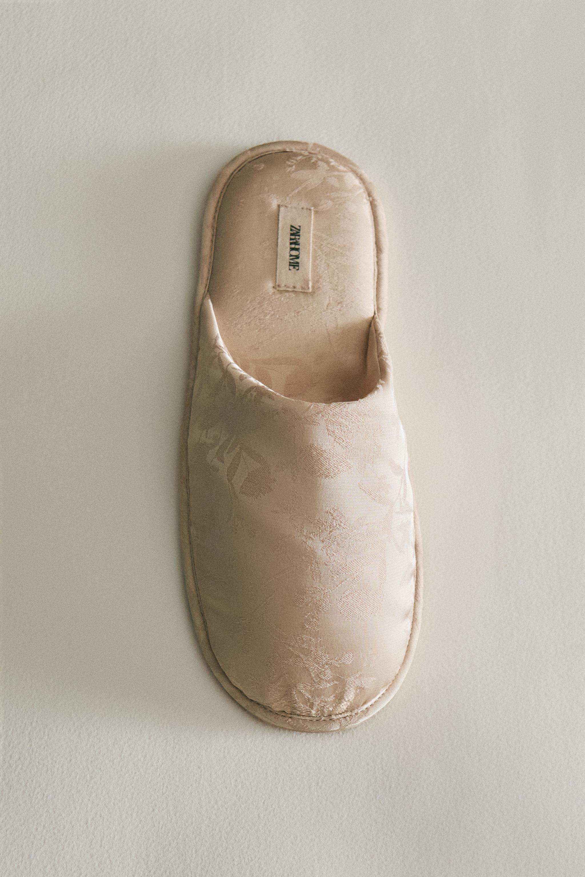CHAUSSONS OUVERTS À L’ARRIÈRE JACQUARD