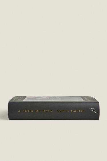 LIVRE PATTI SMITH: A BOOK OF DAYS - Noir de Zara - Image 1
