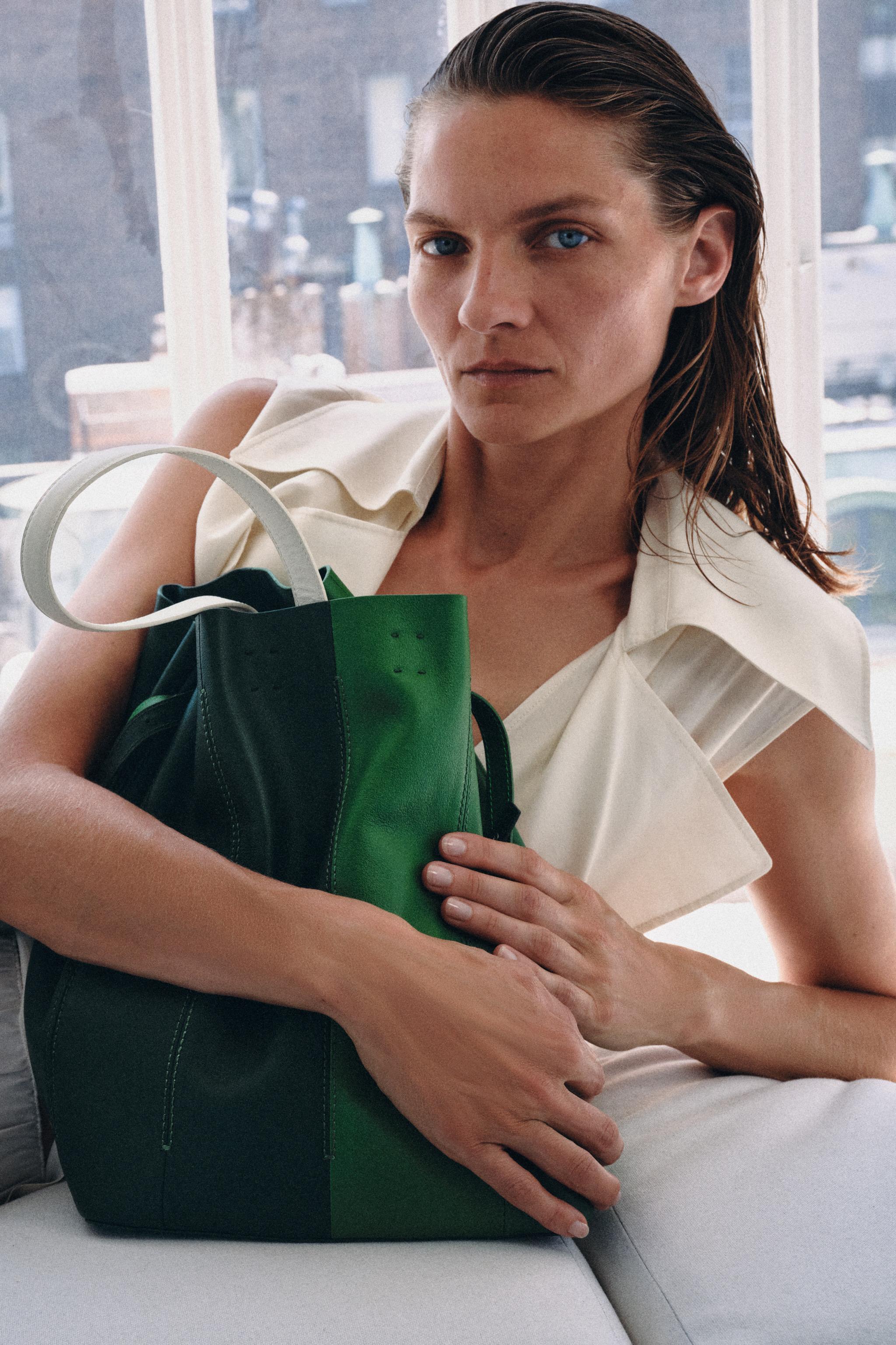 COLORBLOCK LEATHER SHOULDER BAG — Green