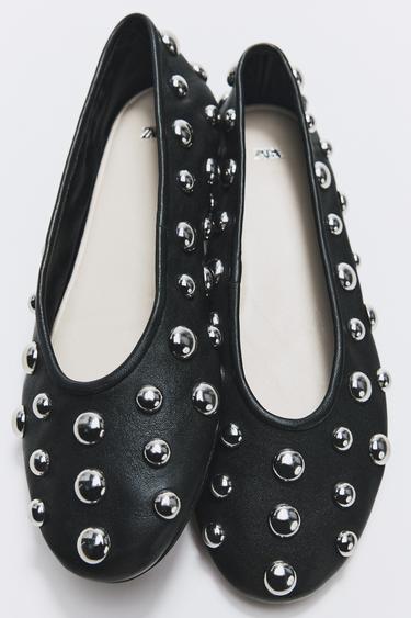 BAILARINA PIEL TACHAS - Negro de Zara