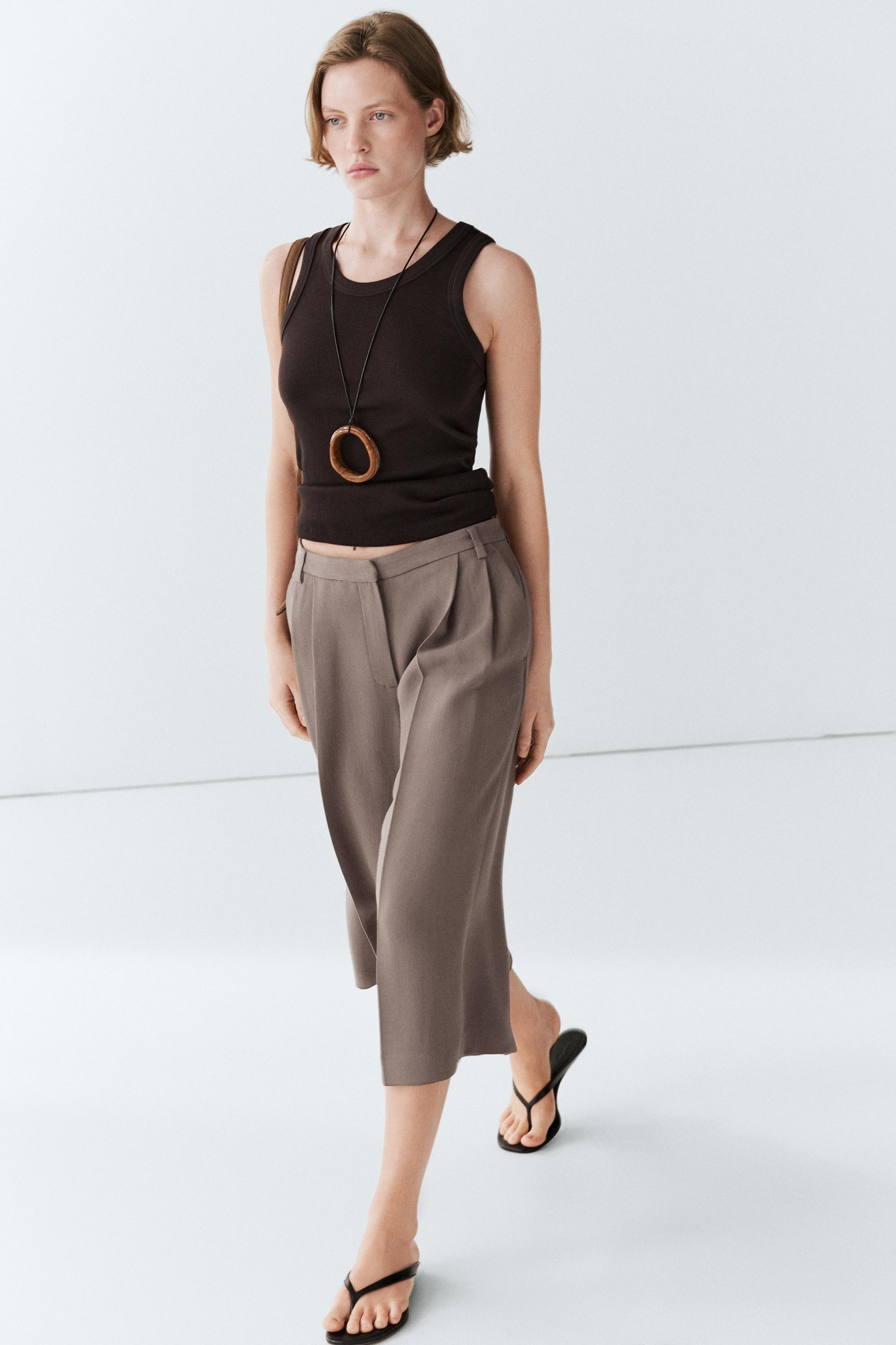 Flowing long wide-leg Bermuda shorts